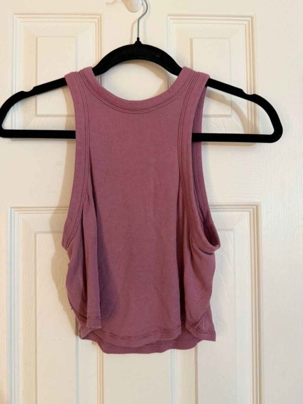 Lululemon Hold Tight Cropped Tank in a Ribbed Mauve Pink Color Size 4